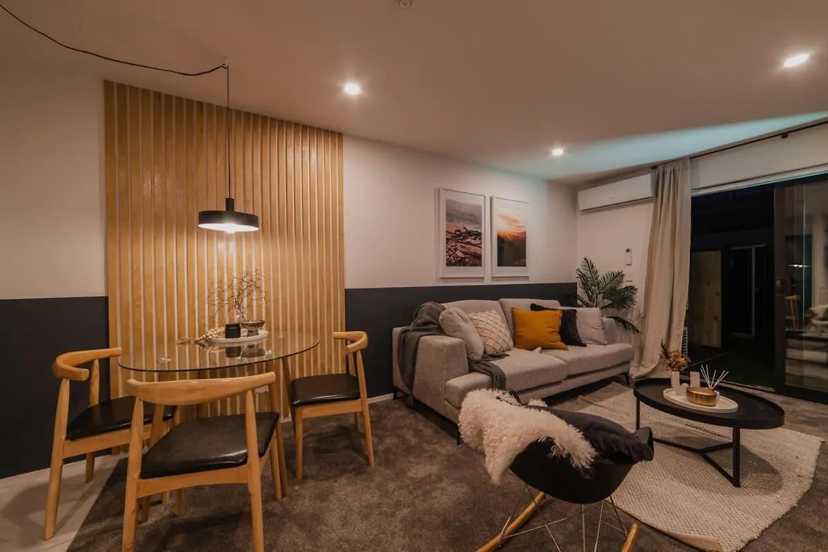 The Perfect City Nook - Designers Delight Christchurch Holiday home