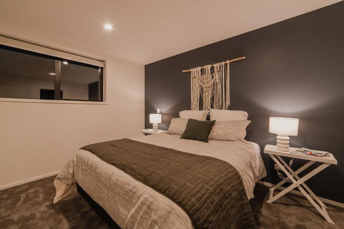 The Perfect City Nook - Designers Delight Christchurch Holiday home